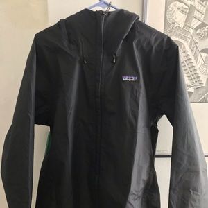 Mens black Patagonia Torrentshell jacket size large